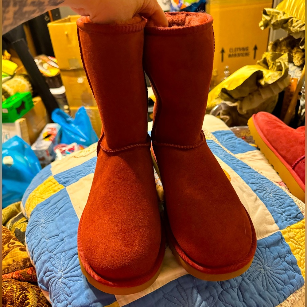💖😃 Brand New Women's Ugg, Classic Short II Boot Never Worn‼️Size 11 Mauve Pink